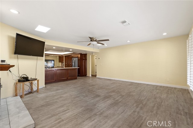 Detail Gallery Image 8 of 38 For 8558 11th, Downey,  CA 90241 - 4 Beds | 3/1 Baths