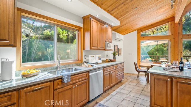 Detail Gallery Image 8 of 73 For 11081 Van Dorn Reservoir Rd, Middletown,  CA 95461 - 3 Beds | 2 Baths