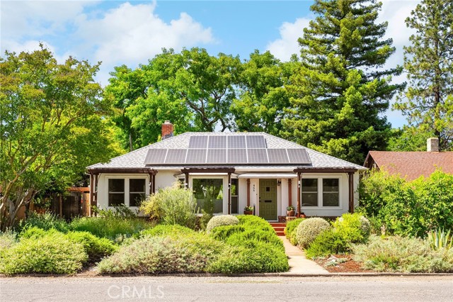 466 E 2nd Avenue, Chico CA: https://media.crmls.org/medias/44071c6f-ee7c-4efa-9142-0b0e5c00c624.jpg
