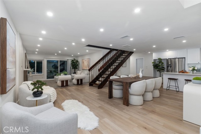 Detail Gallery Image 7 of 74 For 3871 Hendrix St, Irvine,  CA 92614 - 9 Beds | 9/2 Baths