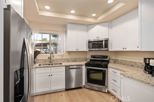 Detail Gallery Image 4 of 44 For 24382 Larchmont Ct #66,  Laguna Hills,  CA 92653 - 2 Beds | 2/1 Baths