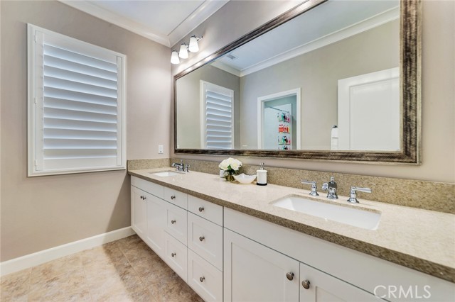 Detail Gallery Image 21 of 29 For 70 Thornapple, Irvine,  CA 92620 - 5 Beds | 3/1 Baths