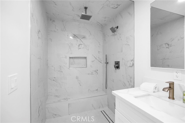 8381 E Blithedale Street, Long Beach CA: https://media.crmls.org/medias/44090e70-b831-4a59-8fef-4e20fe16fb27.jpg