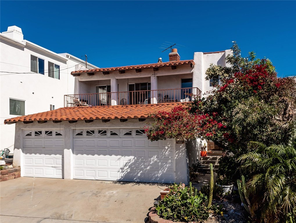 1520 Golden Avenue, Hermosa Beach, California 90254, 3 Bedrooms Bedrooms, ,1 BathroomBathrooms,Residential,Sold,Golden,SB19007801