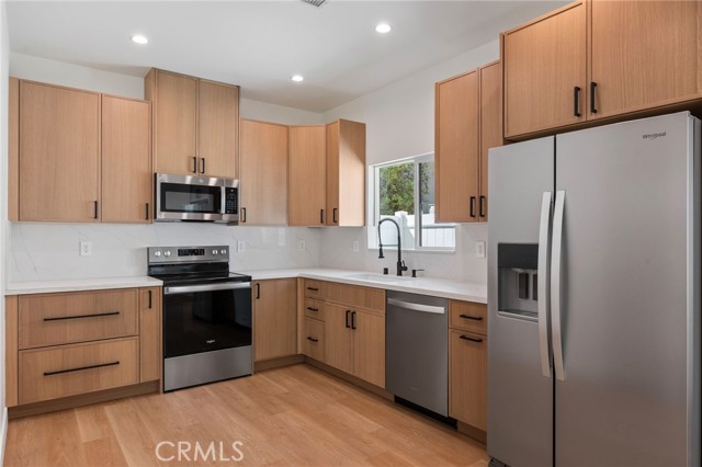 Detail Gallery Image 5 of 15 For 21826 Cohasset, Canoga Park,  CA 91303 - 2 Beds | 2 Baths