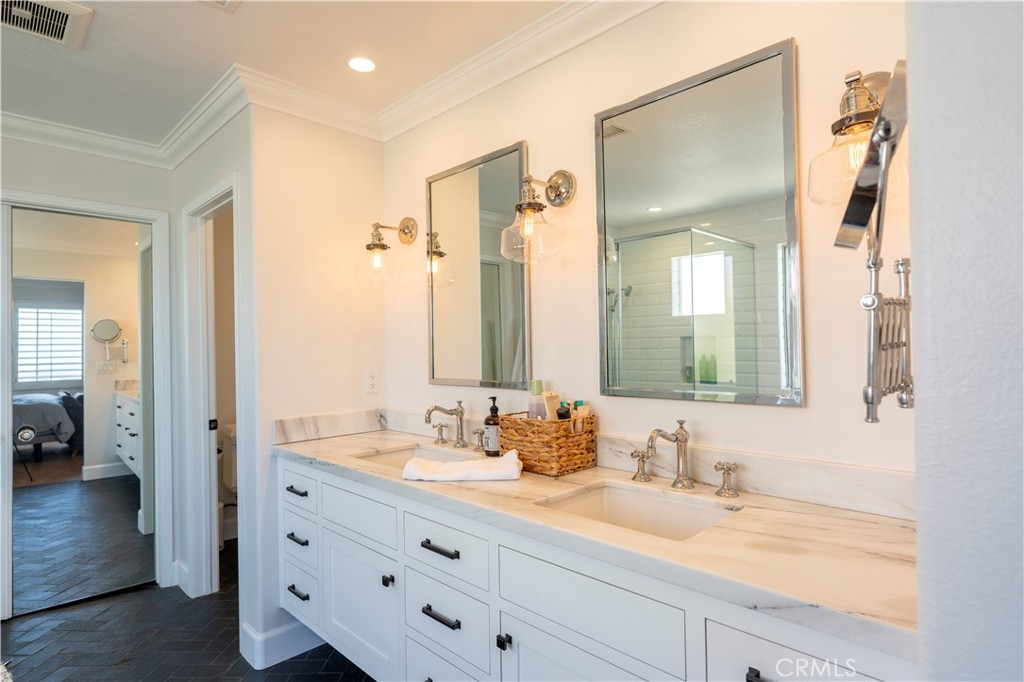 MLS #OC25280795 image #22