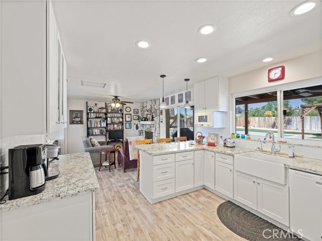 Detail Gallery Image 18 of 42 For 19230 Seneca Rd, Apple Valley,  CA 92307 - 3 Beds | 2 Baths