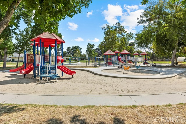 3556 Rutgers Avenue, Long Beach CA: https://media.crmls.org/medias/440bb70f-c294-4e64-8c14-5b7d903bdd1a.jpg