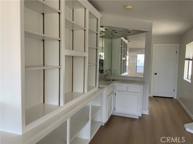 814 W Balboa Boulevard, Newport Beach CA: https://media.crmls.org/medias/440c19ff-4273-4cd4-bc40-786340b27050.jpg