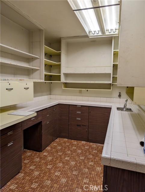 Detail Gallery Image 10 of 11 For 4701 W El Segundo, Hawthorne,  CA 90250 - – Beds | – Baths