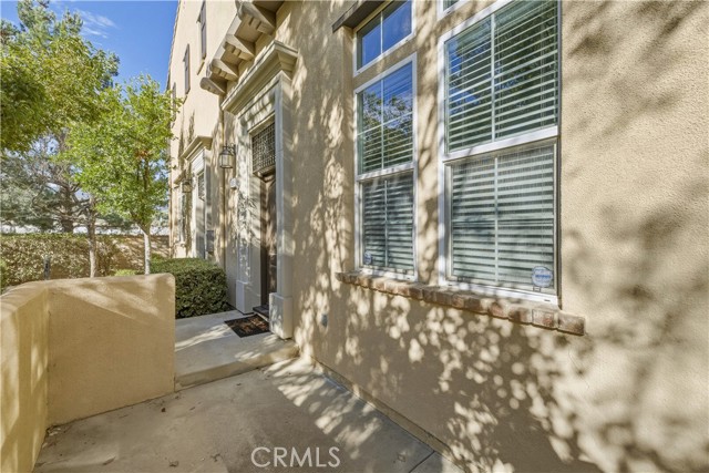 Detail Gallery Image 3 of 43 For 4460 Owens St #105,  Corona,  CA 92883 - 2 Beds | 2/1 Baths