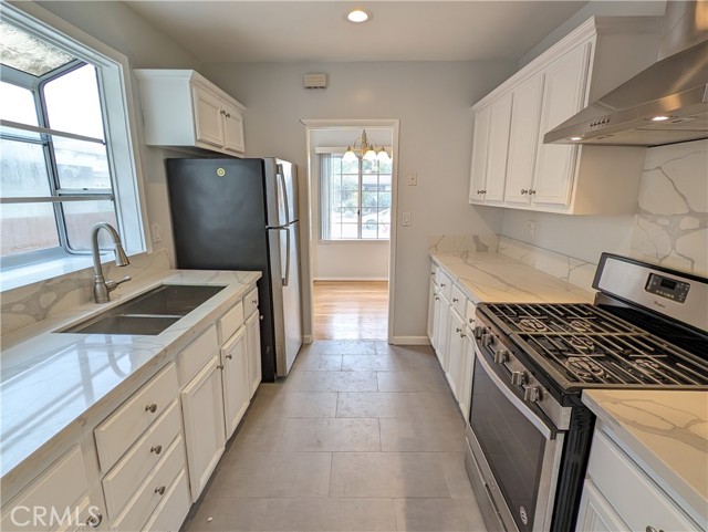 Detail Gallery Image 10 of 24 For 2746 Thurman Ave, Los Angeles,  CA 90016 - 3 Beds | 2 Baths