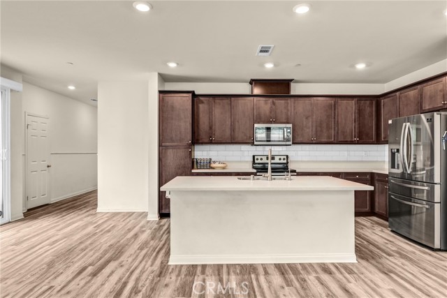 Detail Gallery Image 16 of 33 For 1357 Palo Verde, Vista,  CA 92083 - 3 Beds | 2/1 Baths