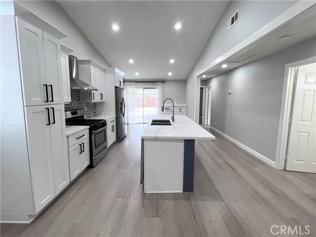 Detail Gallery Image 3 of 24 For 12257 Hythe St, Moreno Valley,  CA 92557 - 3 Beds | 2 Baths