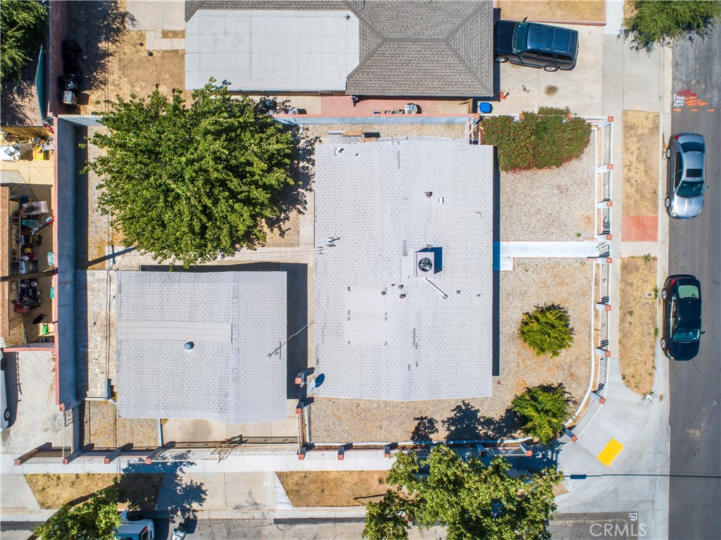 https://media.crmls.org/medias/440d6739-c37d-4026-8761-f7de3a12aa7b.jpg?preset=X-Large