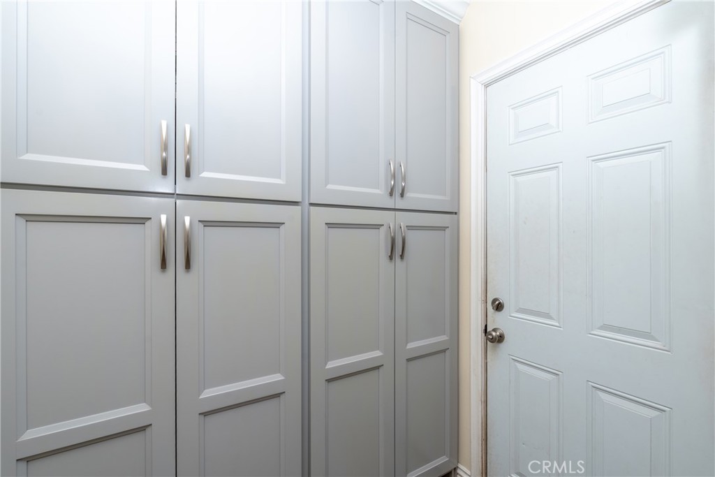 https://media.crmls.org/medias/440dba22-76d9-4cf2-a71e-15fa33b2d3d4.jpg?preset=X-Large