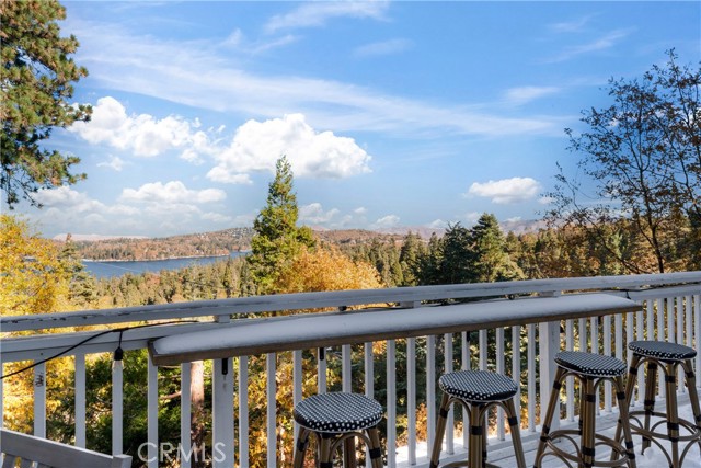 Detail Gallery Image 7 of 51 For 521 Sunderland Court, Lake Arrowhead,  CA 92352 - 4 Beds | 2 Baths