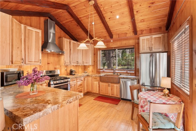 Detail Gallery Image 15 of 39 For 993 Partridge Rd, Wrightwood,  CA 92397 - 2 Beds | 2 Baths