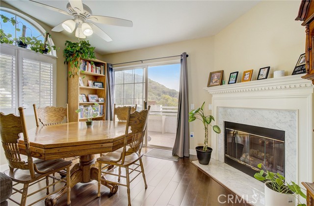 Detail Gallery Image 8 of 32 For 2913 Antonio Dr #308,  Camarillo,  CA 93010 - 2 Beds | 2 Baths