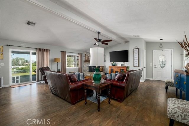 22831 Skylink Drive, Canyon Lake CA: https://media.crmls.org/medias/4410016c-4109-426f-bcb5-f5098d7d290c.jpg