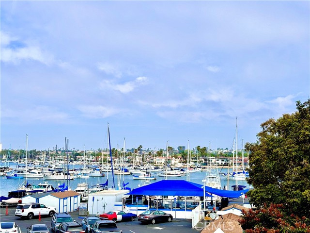 Detail Gallery Image 2 of 24 For 1510 W Balboa Blvd, Newport Beach,  CA 92663 - 1 Beds | 1 Baths