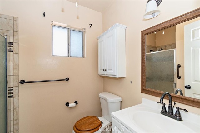 Detail Gallery Image 7 of 16 For 16321 Randall Ave, Fontana,  CA 92335 - 3 Beds | 2 Baths