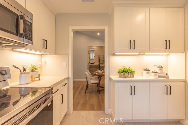 1 Moon Dust, Irvine CA: https://media.crmls.org/medias/4412cb90-42e0-4504-bd0a-d066b5013aa8.jpg