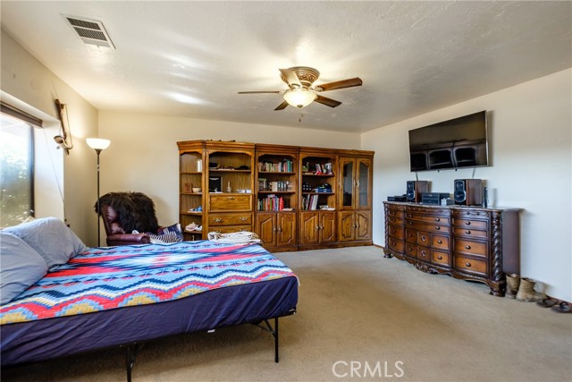 21186 Standing Rock Avenue, Apple Valley CA: https://media.crmls.org/medias/4412d164-5399-442e-bc91-aae4f3ee1d62.jpg