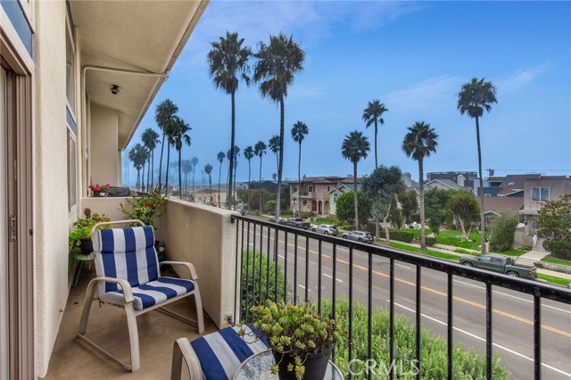 1400 Catalina Avenue, Redondo Beach, California 90277, 2 Bedrooms Bedrooms, ,2 BathroomsBathrooms,Residential,For Sale,Catalina,SB24221883