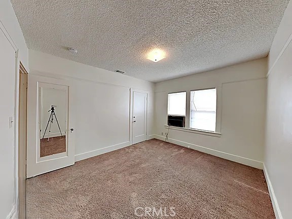 https://media.crmls.org/medias/44136e1e-dc90-4ff5-93de-118f3713ce6a.jpg?preset=X-Large