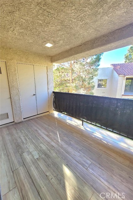 Detail Gallery Image 8 of 16 For 2554 Olive Dr #108,  Palmdale,  CA 93550 - 2 Beds | 2 Baths