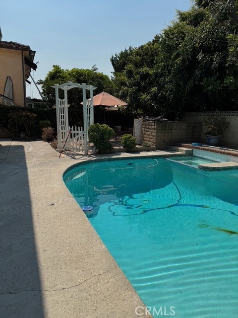 5212 Chablis Circle, Irvine CA: https://media.crmls.org/medias/4415165a-ca76-4e5d-a5e7-a1ef1ce66db8.jpg
