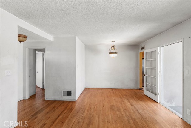 13303 Judah Avenue, Hawthorne CA: https://media.crmls.org/medias/44152caf-9d5b-4a67-8dc3-f0978803029f.jpg