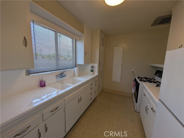 Detail Gallery Image 10 of 33 For 610 Sunset Bld #5,  Arcadia,  CA 91007 - 1 Beds | 1 Baths