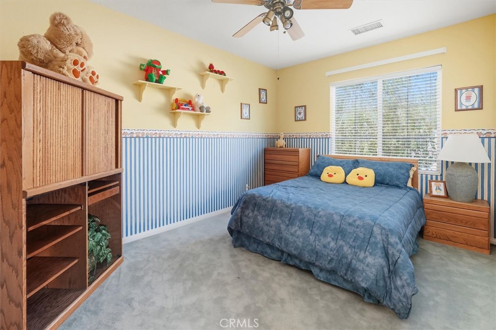 https://media.crmls.org/medias/44166f12-f69d-43ed-b5d6-d05471d5129d.jpg?preset=X-Large