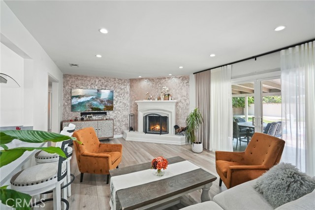 8745 Valjean Avenue, North Hills CA: https://media.crmls.org/medias/441778d9-4135-4168-aeb5-d2725c9c6bb6.jpg