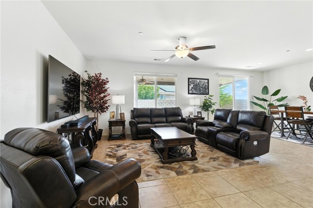 7043 W Avenue L5, Lancaster CA: https://media.crmls.org/medias/44179b53-1118-49b4-a21c-0253b38ae3d8.jpg