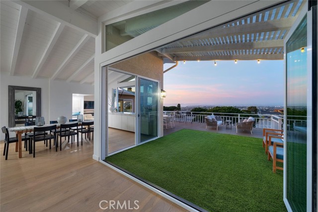 Detail Gallery Image 5 of 29 For 5519 Calle De Ricardo, Torrance,  CA 90505 - 4 Beds | 3 Baths