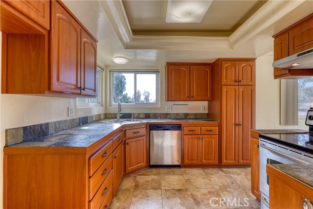 Detail Gallery Image 10 of 44 For 955 via Solana, Arroyo Grande,  CA 93420 - 4 Beds | 2/1 Baths