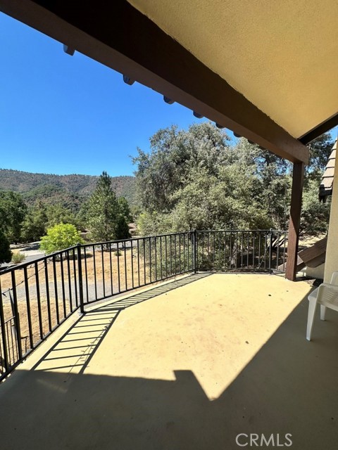 40570 Griffin Drive, Oakhurst CA: https://media.crmls.org/medias/44198843-1baa-4120-95fd-a0021a075d42.jpg