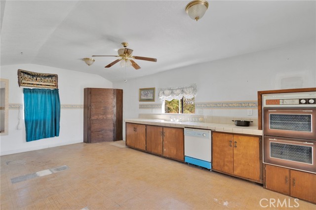 Detail Gallery Image 9 of 59 For 37531 E End Rd, Lucerne Valley,  CA 92356 - 2 Beds | 1 Baths