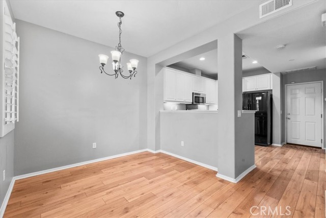 Detail Gallery Image 11 of 33 For 26327 Iris Ave #C,  Moreno Valley,  CA 92555 - 2 Beds | 2/1 Baths