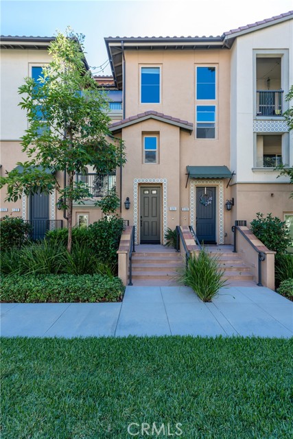 Detail Gallery Image 1 of 28 For 121 Plateau, Irvine,  CA 92618 - 2 Beds | 2/1 Baths