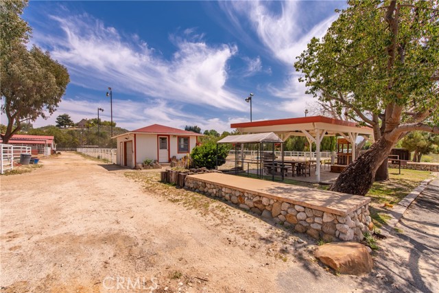 30505 Sloan Canyon Road, Castaic CA: https://media.crmls.org/medias/441ab30e-1489-465d-9668-655f7224475d.jpg