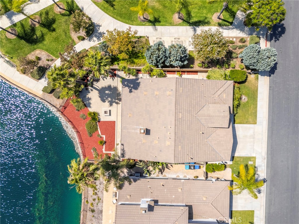 https://media.crmls.org/medias/441ae573-13c7-46ab-aad0-e06679bdc75d.jpg?preset=X-Large