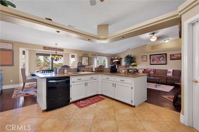 12958 Ranchero Road, Oak Hills CA: https://media.crmls.org/medias/441aebdf-3063-42aa-a639-f29a2e5d3544.jpg
