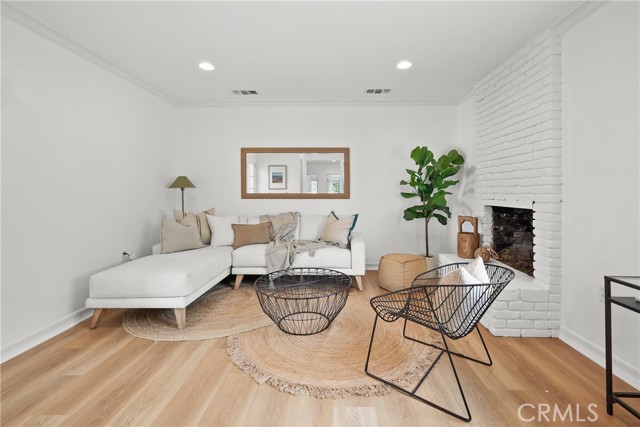 2482 New York Drive, Altadena CA: https://media.crmls.org/medias/441b3040-e6bf-4c70-9f61-88044ab26866.jpg