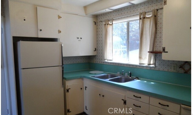 Detail Gallery Image 6 of 9 For 961 W Foothill Bld, San Luis Obispo,  CA 93405 - 3 Beds | 1 Baths