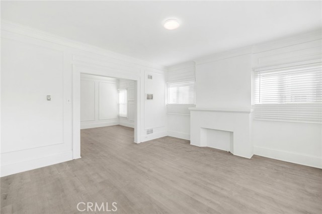 Detail Gallery Image 4 of 23 For 550 N Kenmore Ave #1/2,  Los Angeles,  CA 90004 - 2 Beds | 1 Baths