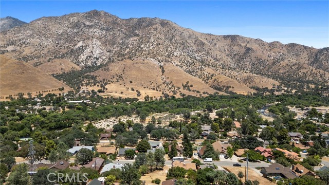 119 Pine Drive, Kernville CA: https://media.crmls.org/medias/441c345e-5b91-4413-8c37-63ee8d07dca0.jpg